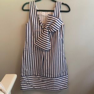 Barley worn vineyard vines bow back dress